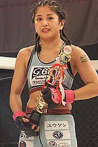 山崎桃子