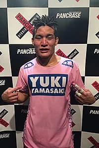 山崎悠輝