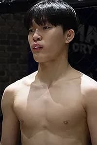 スン・ハ・リー