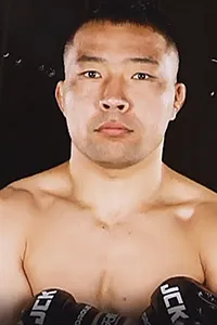 アケンビエケ・アイジアケ