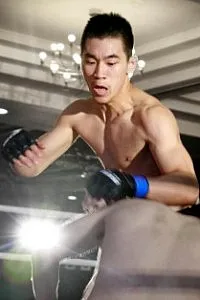 ユン・ジュン・リー