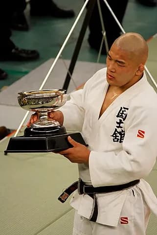 石井彗