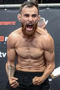 デニス・オリベイラ