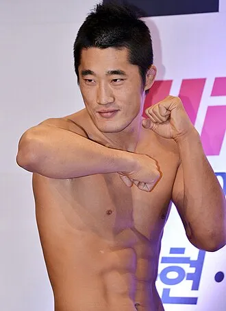 キム・ドンヒョン